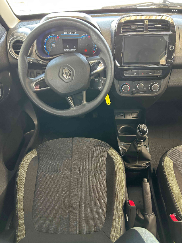 kwid outsider 1.0 mt 71hp7