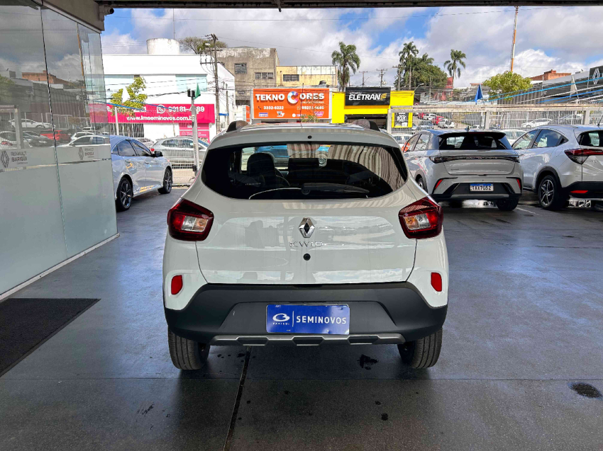 kwid outsider 1.0 mt 71hp4