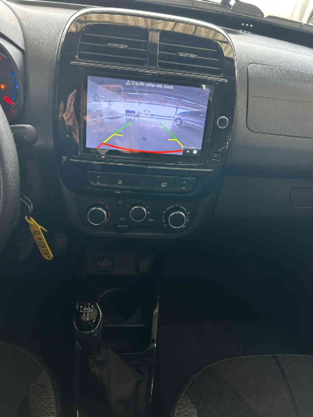 kwid outsider 1.0 12v9