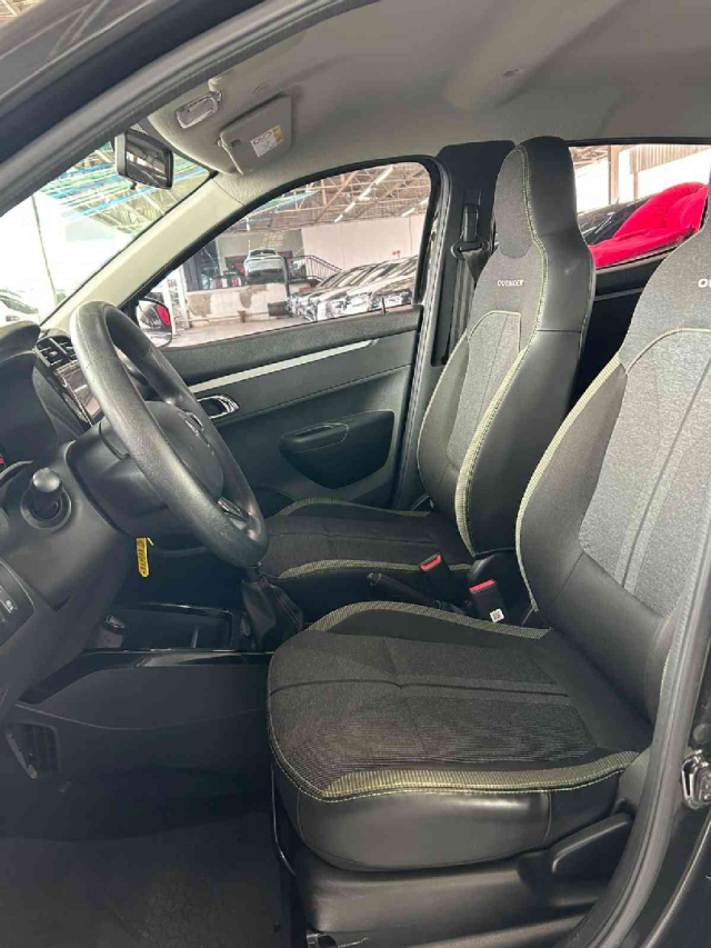 kwid outsider 1.0 12v6
