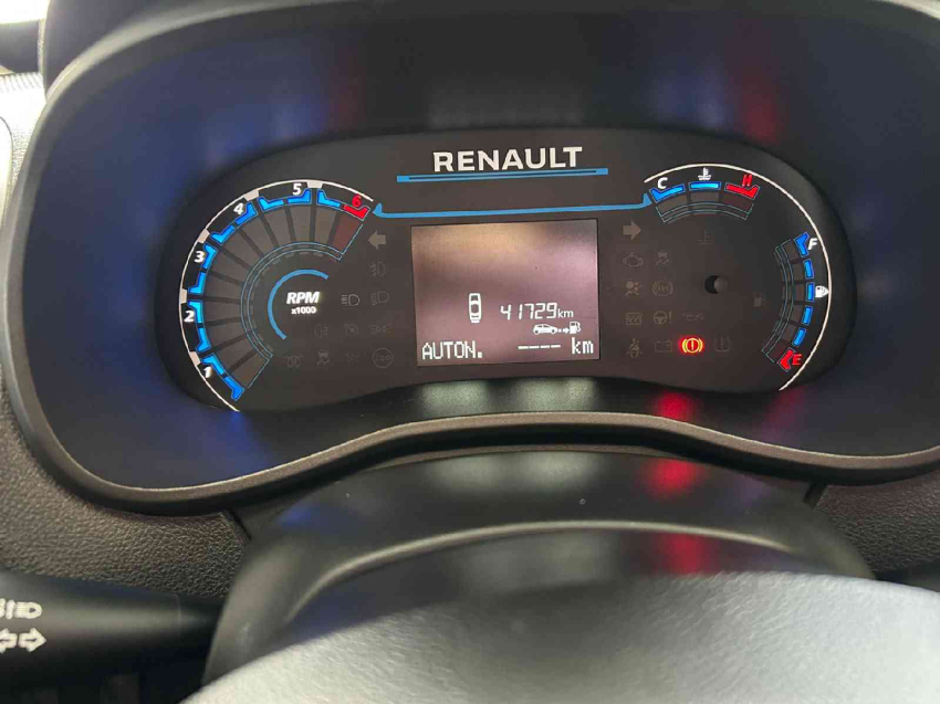 kwid outsider 1.0 12v7