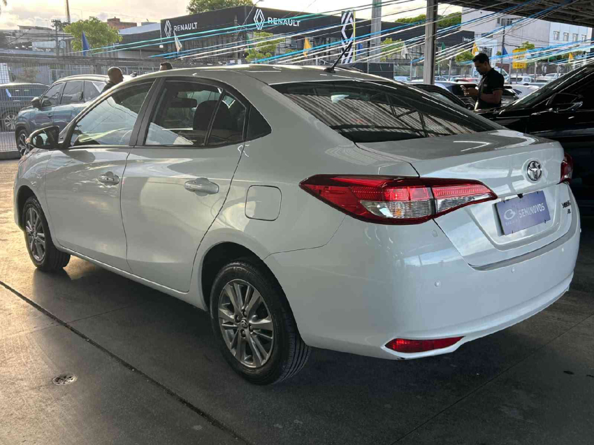Toyota YARIS Flex Automático 2021/225