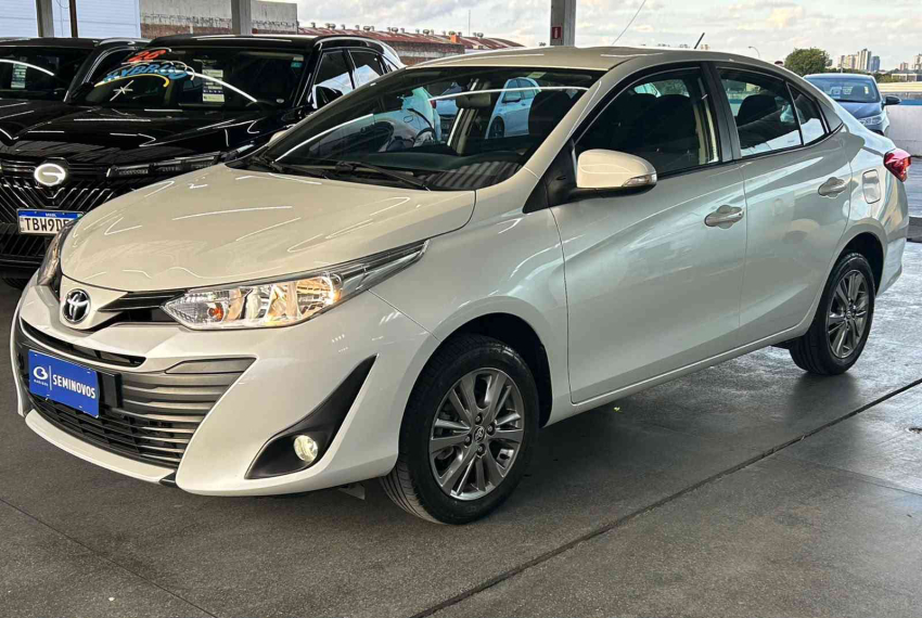 Toyota YARIS Flex Automático 2021/220