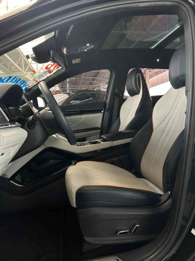 BYD SONG PLUS DM-i - BYD SONG PLUS DM-i 1 - GS - Delan Black - Blue and Grey Dual Color Híbrido Automático 2025/26 R$ 210