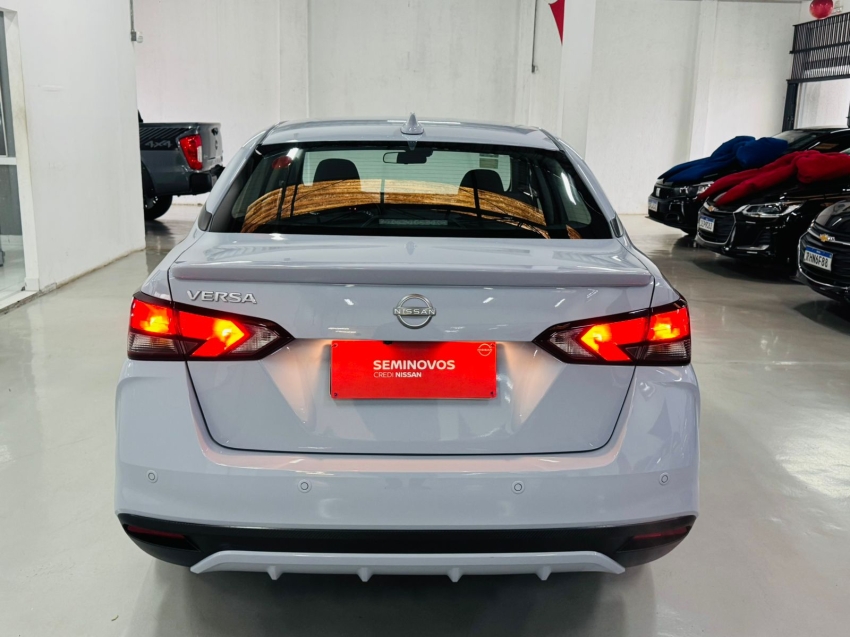 nissan versa 1.6 16v flex exclusive xtronic 4p automatico 2025