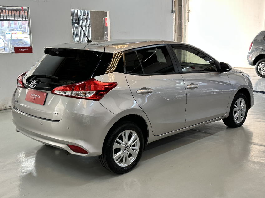 toyota yaris hatch xl plus tech 1.3 16v cvt flex 2018/19