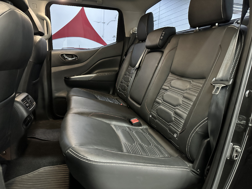 nissan frontier 2.3 16v turbo diesel pro4x cd 4x4 automatico 4p 2023