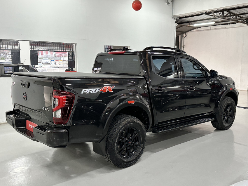 nissan frontier 2.3 16v turbo diesel pro4x cd 4x4 automatico 4p 2023