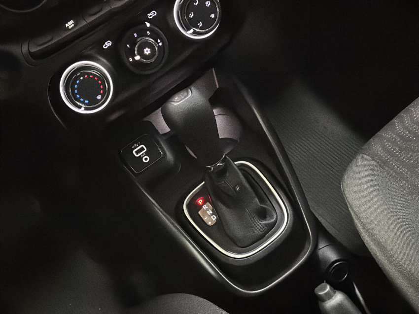 fiat cronos 1.3 firefly flex drive cvt 4p automatico 2025
