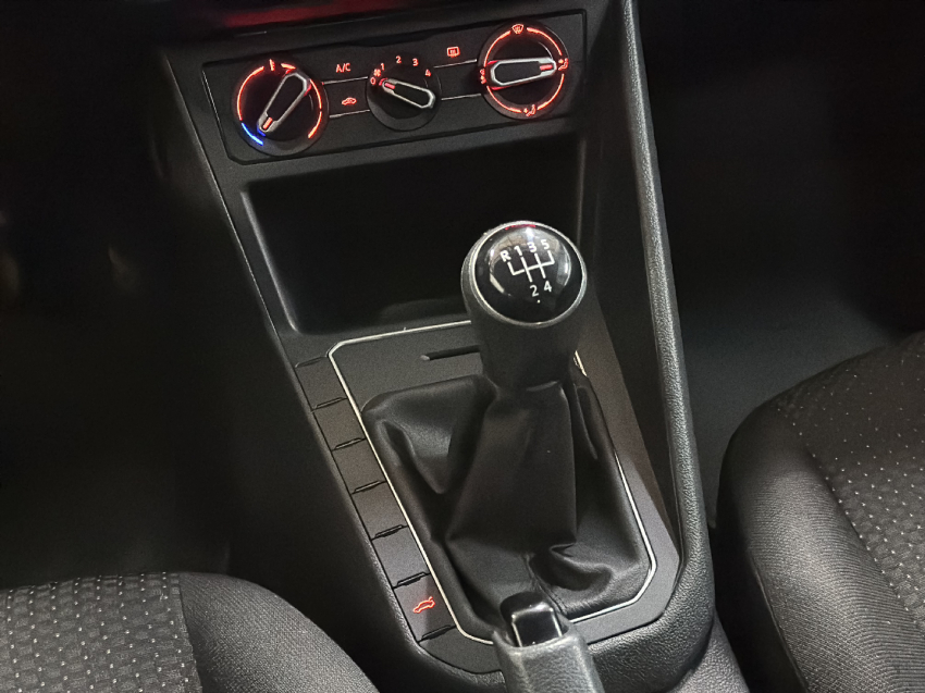 volkswagen polo 1.0 mpi total flex manual 4p 2021