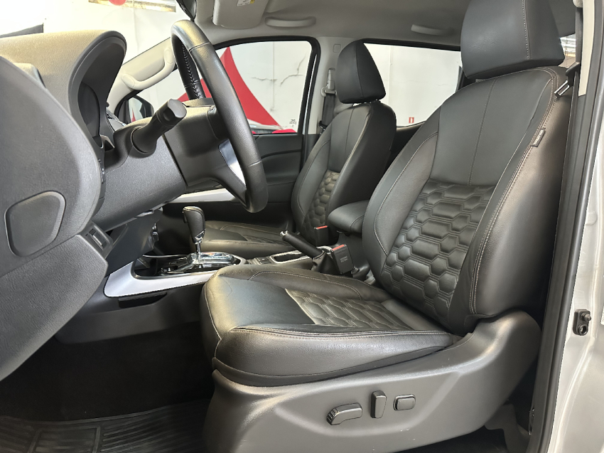 nissan frontier 2.3 16v turbo diesel xe cd 4x4 automatico 4p 20247 nissan frontier 2.3 16v turbo diesel xe cd 4x4 automatico 4p 20247
