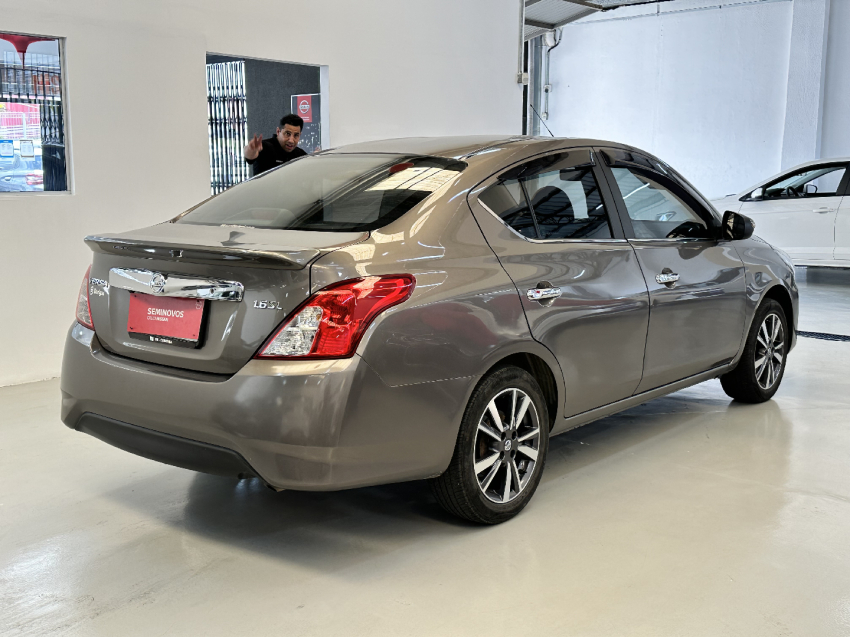 nissan versa 1.6 16v flexstart sl 4p xtronic flex automatico 20205