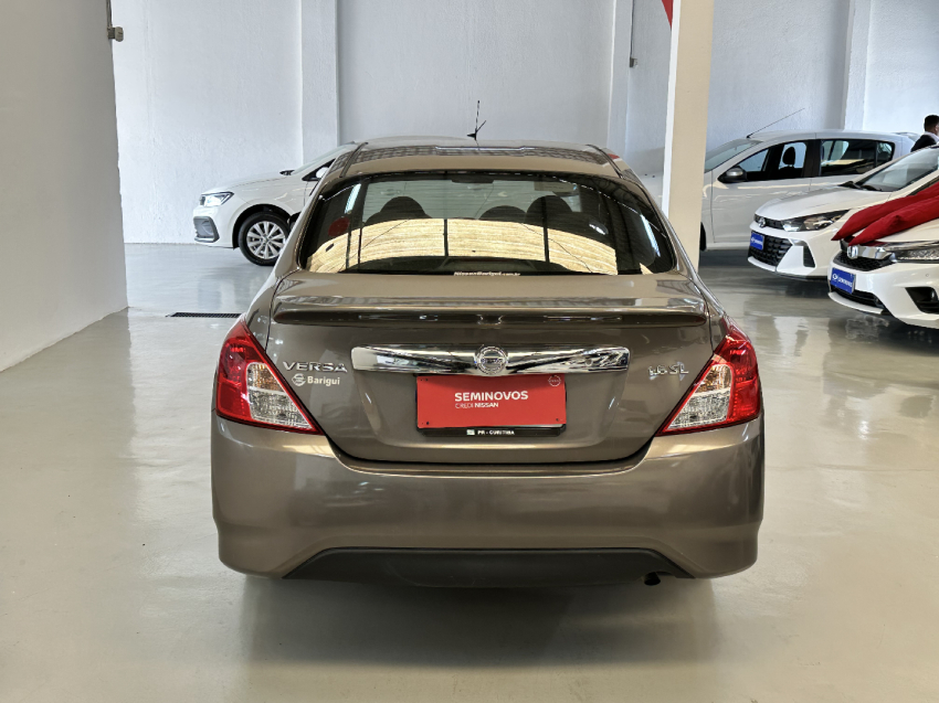 nissan versa 1.6 16v flexstart sl 4p xtronic flex automatico 20204