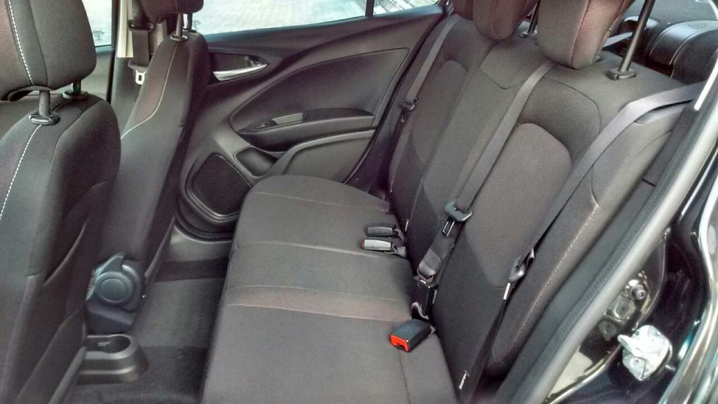 fiat cronos 1.8 e.torq flex precision at6 4p automatico 201914