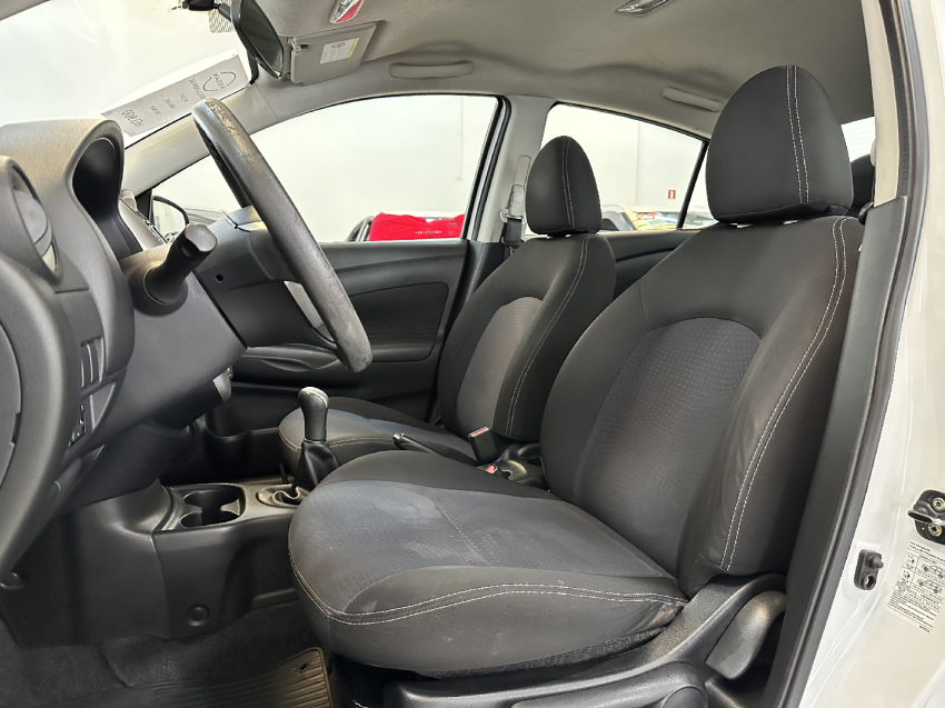 nissan versa 1.6 16v flex s 4p manual 20177