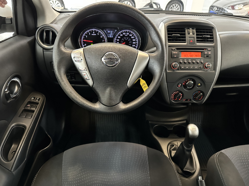 nissan versa 1.6 16v flex s 4p manual 201710