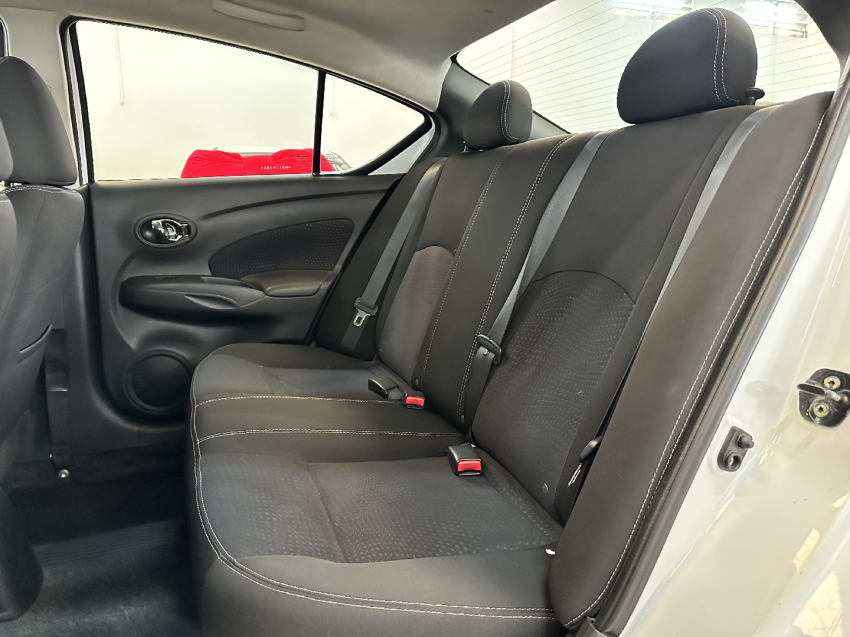 nissan versa 1.6 16v flex s 4p manual 20176