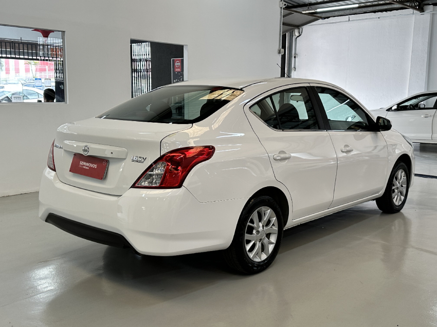 nissan versa 1.6 16v flex s 4p manual 20175