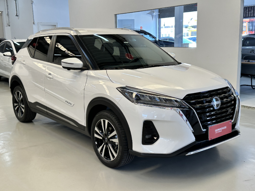 nissan kicks 1.6 16v flexstart exclusive xtronic flex 4p automatico 2024