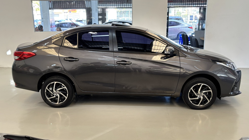toyota yaris 1.5 16v flex sedan xls connect multidrive 4p automatico 20236