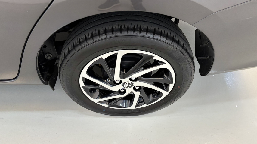 toyota yaris 1.5 16v flex sedan xls connect multidrive 4p automatico 20237