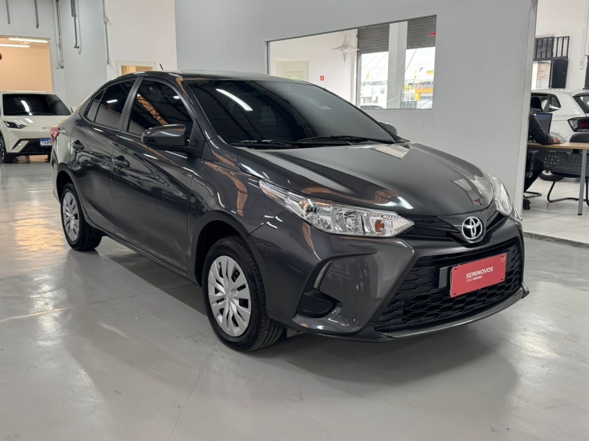 toyota yaris 1.5 16v flex sedan xls multidrive 4p automatico 2025
