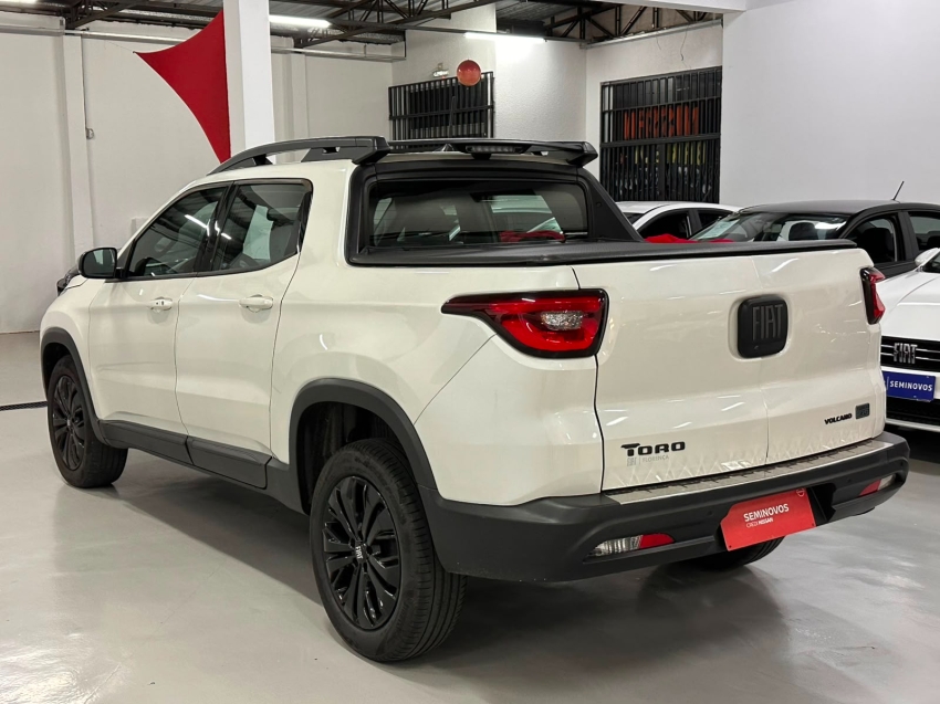 fiat toro 1.3 turbo 270 flex volcano at6 4p automatico 20233