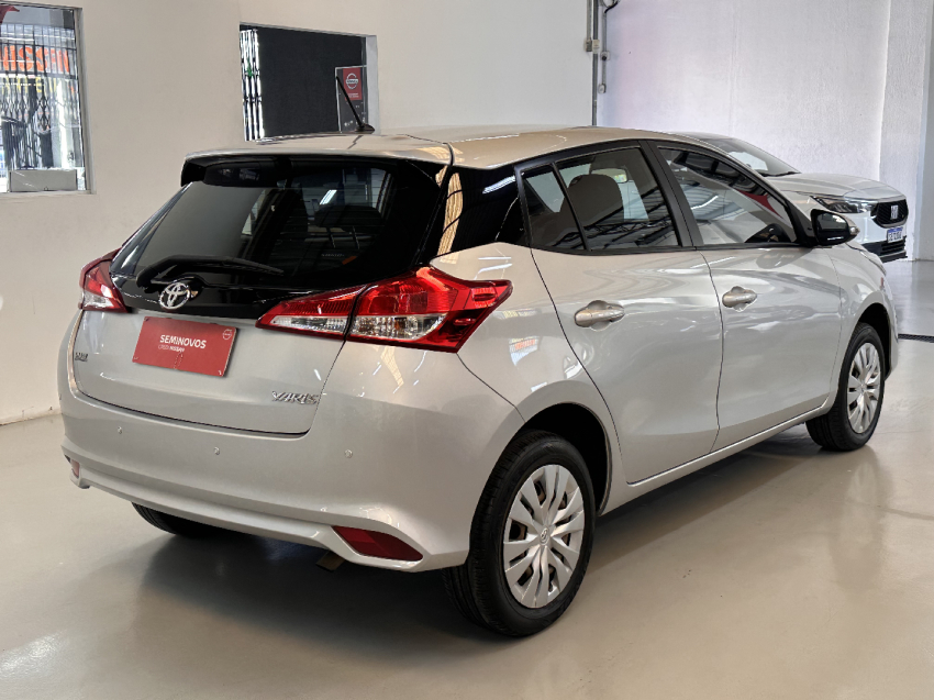 toyota yaris 1.3 16v flex xl live multidrive 4p automatico 20205