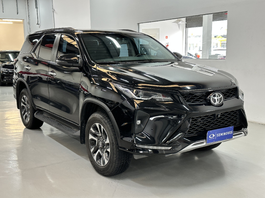 toyota hilux sw4 2.8 d-4d turbo diesel srx platinum 7l 4x4 automatico 4p 2025