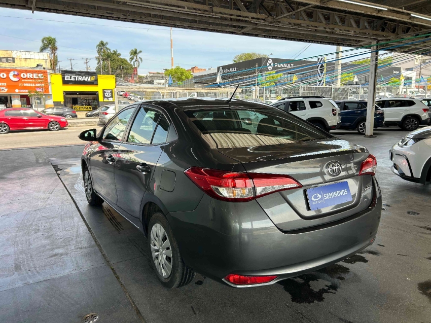 YARIS SEDAN XL | 1.5 FLEX AUTOMÁTICO5