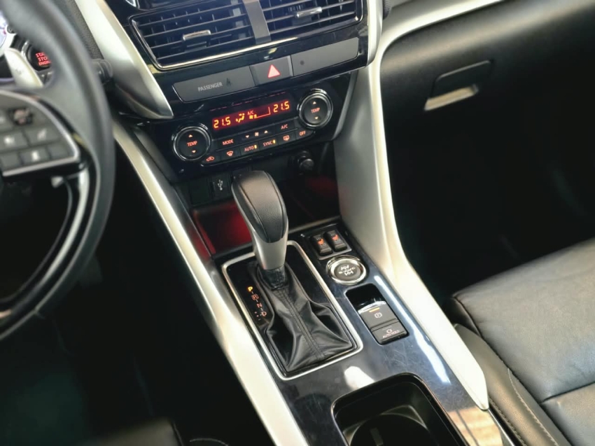 ECLIPSE CROSS HPE-S AWC | GARANTIA DE FÁBRICA10