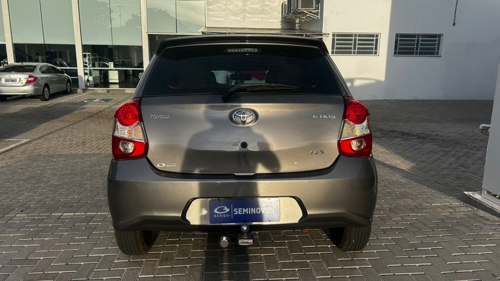 toyota etios 1.3 x 16v flex 4p manual 201810