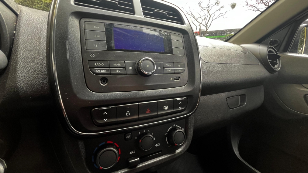 kwid zen 1.0 2024