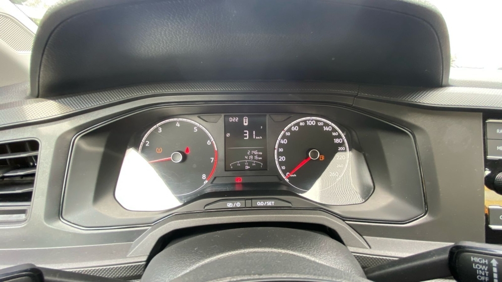 volkswagen polo 1.0 mpi track manual 2024