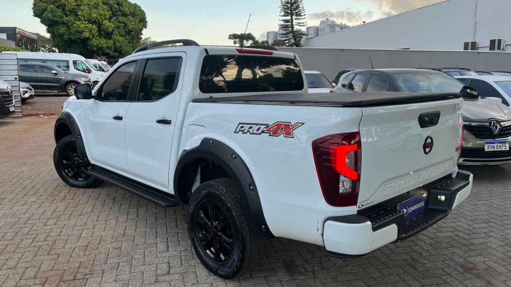nissan frontier 2.3 16v turbo diesel pro4x cd 4x4 automatico 4p 2023