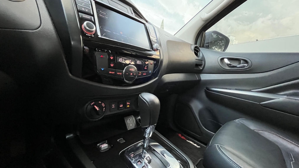 nissan frontier 2.3 16v turbo diesel pro4x cd 4x4 automatico 4p 2023