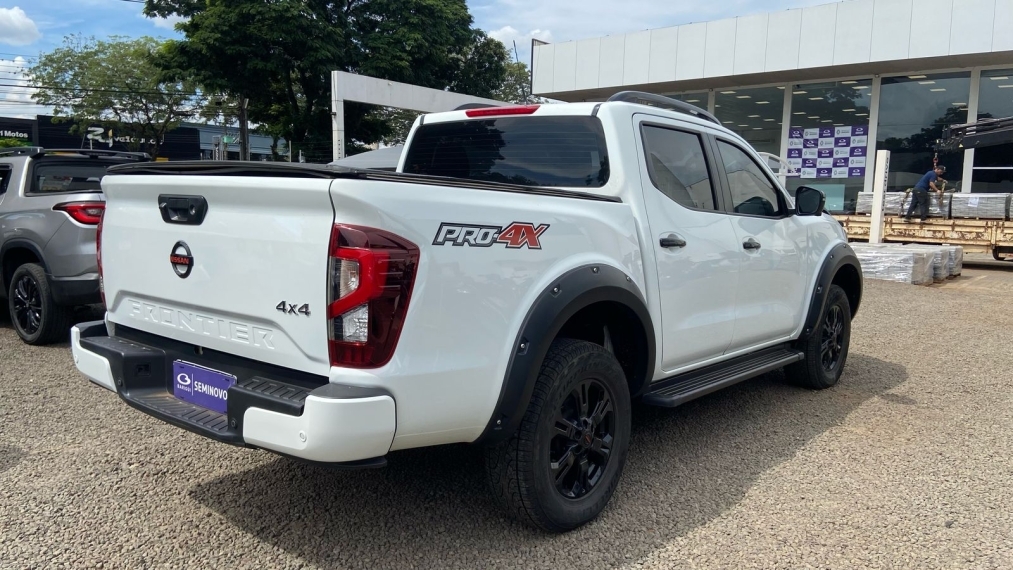 nissan frontier 2.3 16v turbo diesel pro4x cd 4x4 automatico 2023