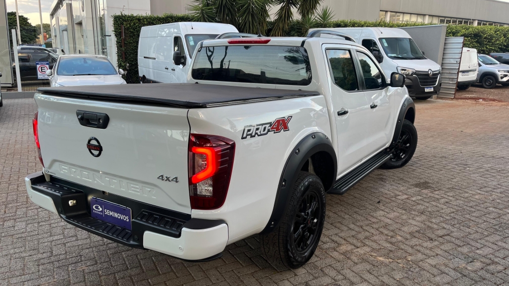 nissan frontier 2.3 16v turbo diesel pro4x cd 4x4 automatico 4p 2023