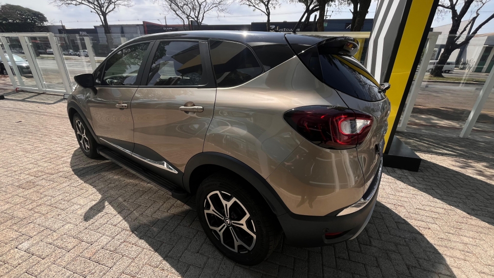 renault captur 1.3 tce flex iconic x-tronic 4p automatico 2022