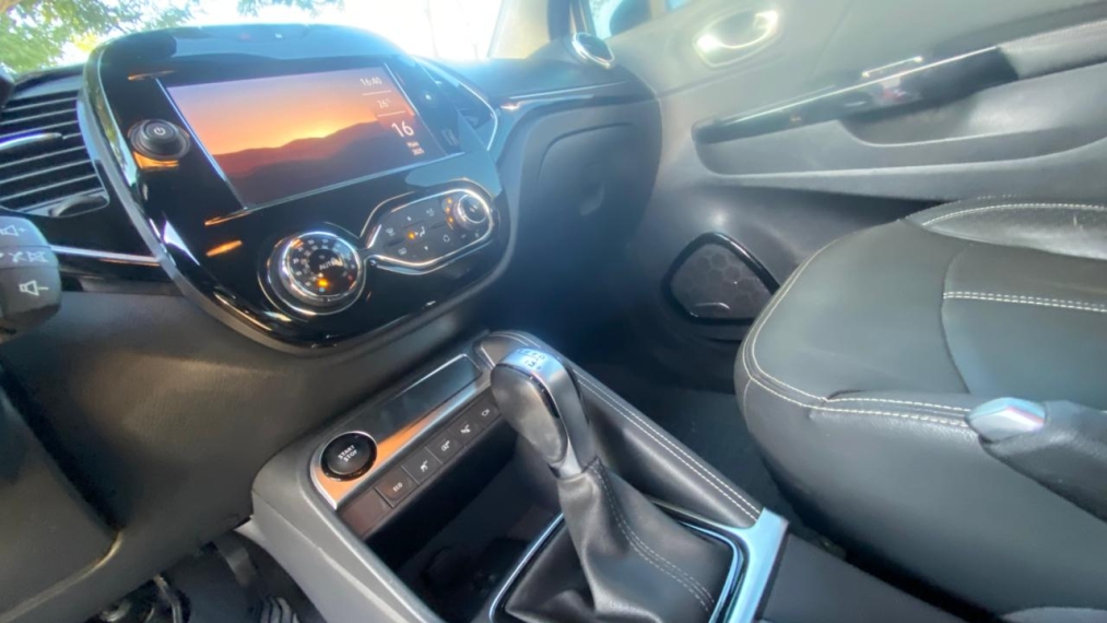 renault captur 1.3 tce flex iconic x-tronic 4p automatico 2022