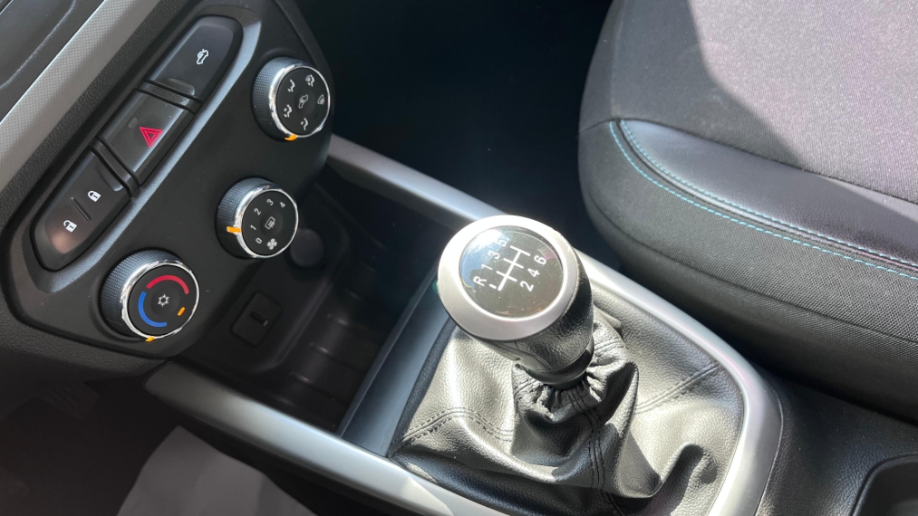 chevrolet onix 1.0 mpfi lt 8v flex 4p manual 2019