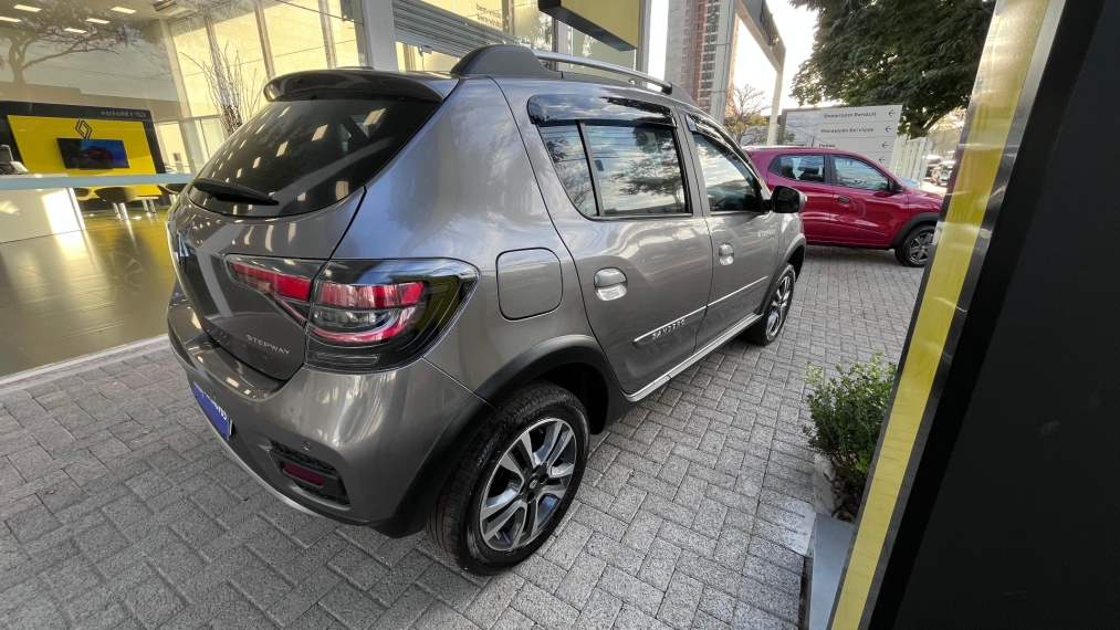renault stepway 1.6 16v sce flex iconic x-tronic 4p automatico 2024