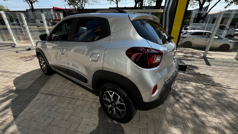 renault kwid 1.0 12v sce flex outsider manual 4p 2025