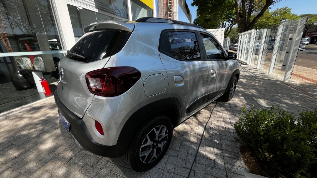 renault kwid 1.0 12v sce flex outsider manual 4p 2025