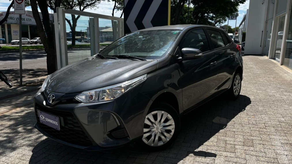 toyota yaris 1.5 16v flex xl multidrive 4p automatico 2025