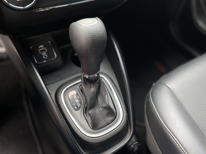 fiat argo 1.8 e.torq flex hgt at6 4p automatico 201810