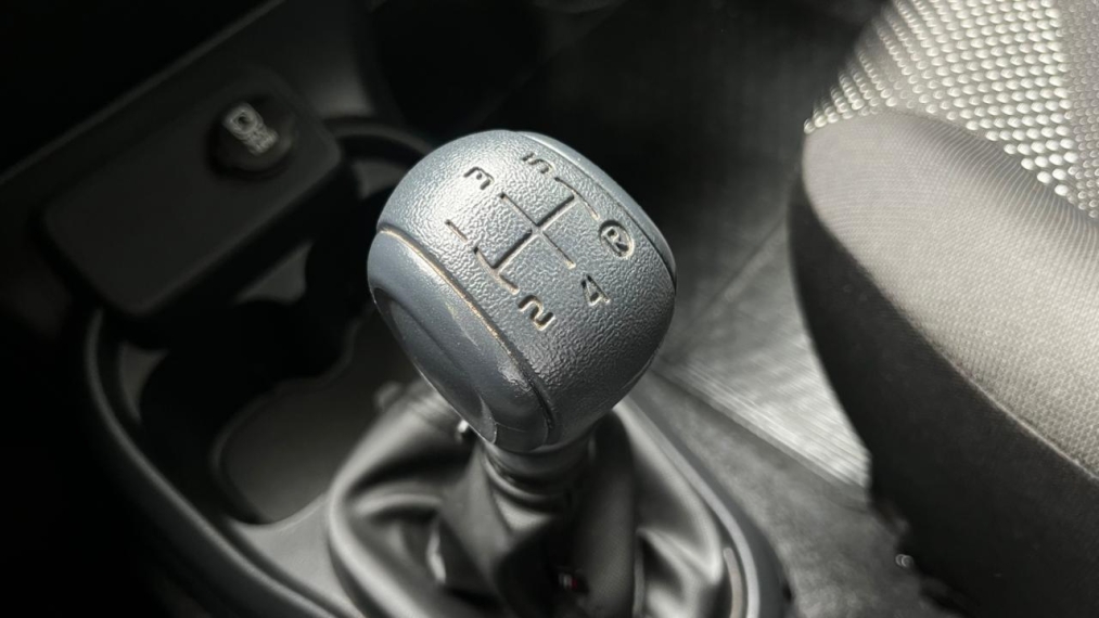 fiat mobi 1.0 firefly flex like. manual 4p 20258