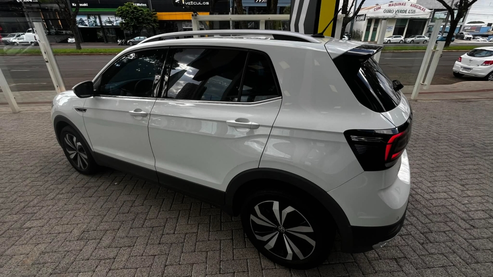volkswagen t-cross 1.4 250 tsi total flex highline automatico 4p 202317