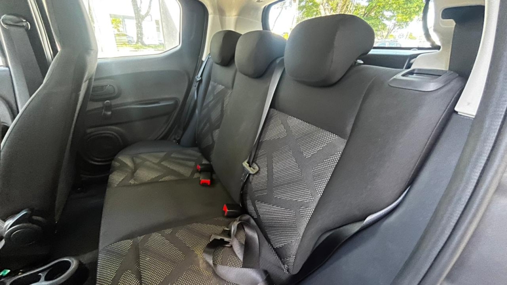 fiat mobi 1.0 evo flex like. manual 4p 202411