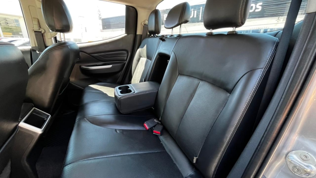 mitsubishi l200 triton 2.4 16v turbo diesel sport hpe-s cd 4p 4x4 automatico 202311